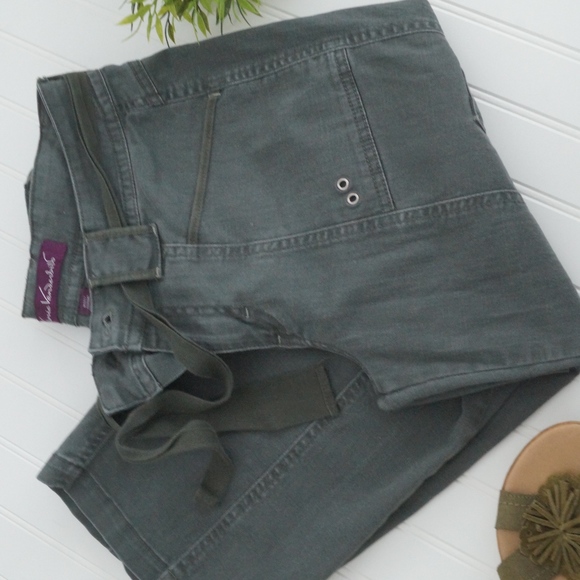 Gloria Vanderbilt Capri Jeans (Missy) - Picture 3 of 8